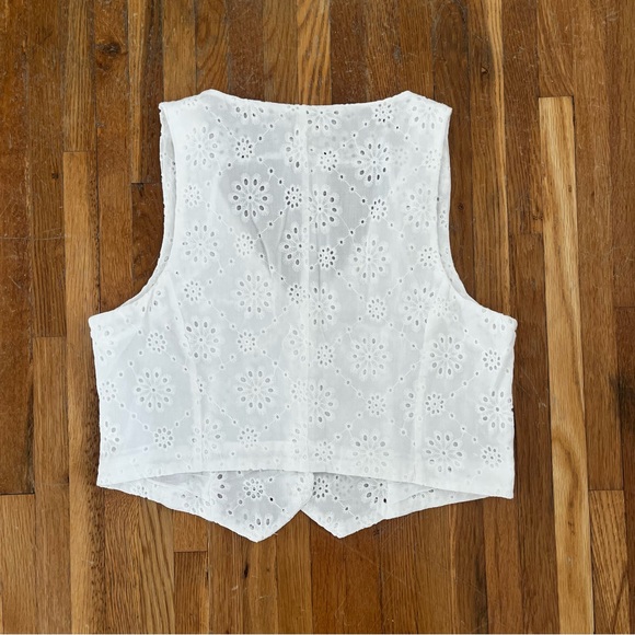 White Eyelet Button-Down Vest - Picture 2 of 3